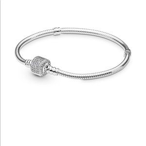 Pandora bracelet with silver sparkle clasp